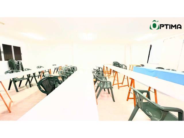 Local comercial en Alquiler en A Estrada