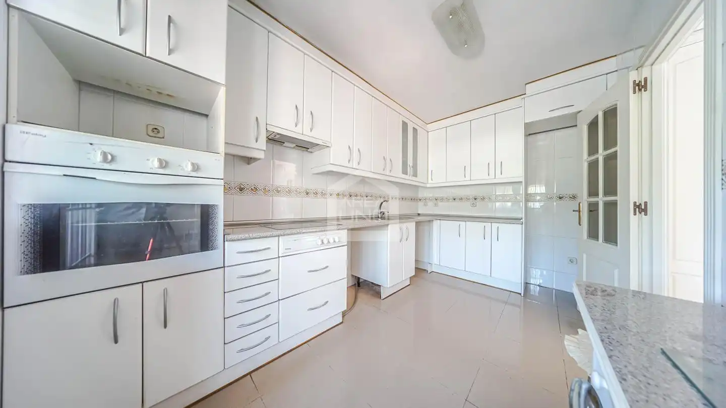 Cocina de Casa adosada en venta en Villaviciosa de Odón con Calefacción, Jardín privado y Parquet