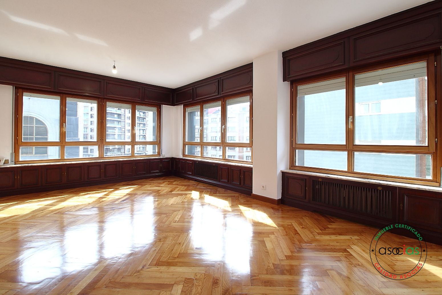 Sala d'estar de Pis en venda en Gijón  amb Calefacció i Parquet
