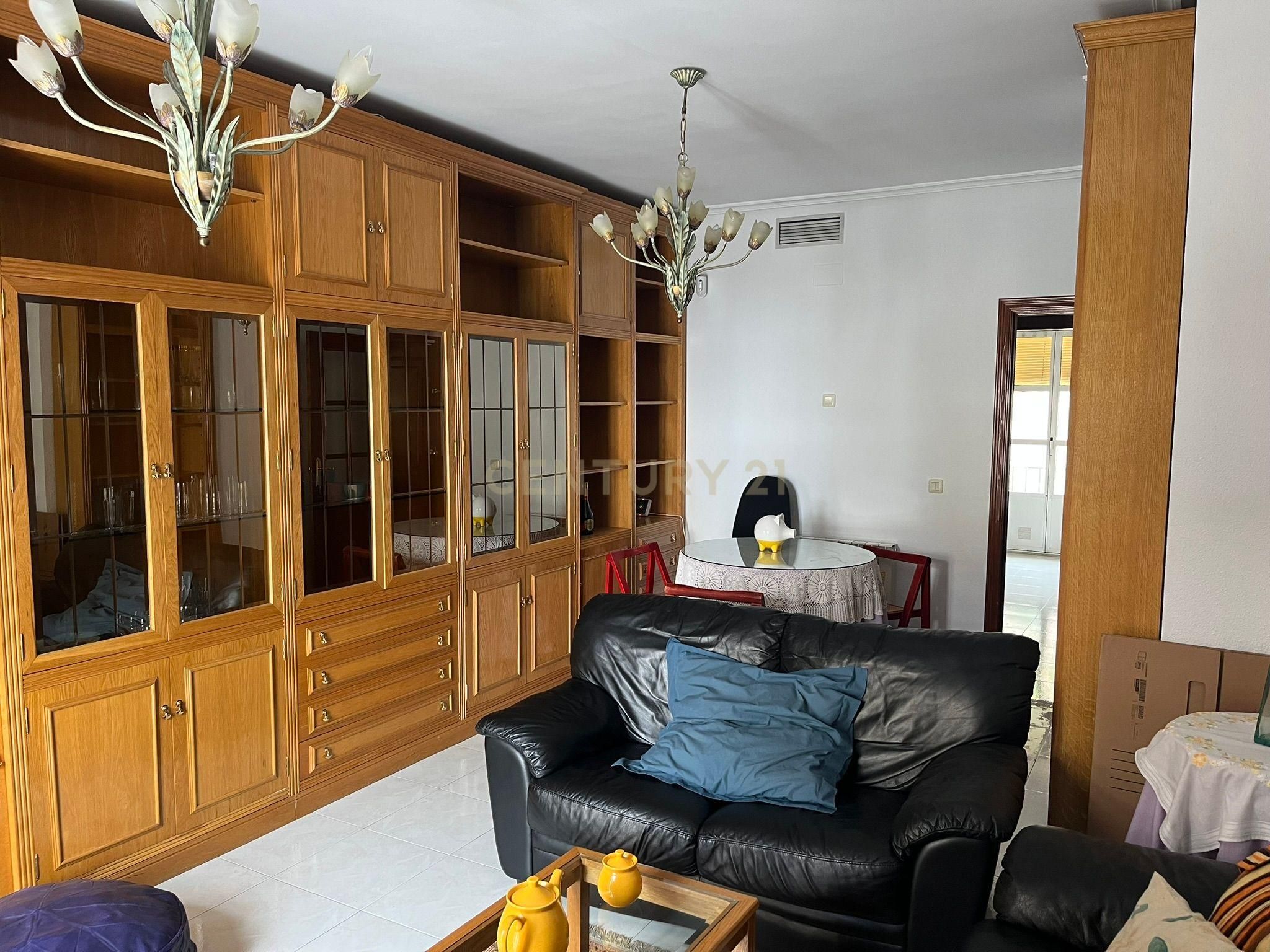 Wohnzimmer von Wohnungen zur Miete in Cáceres Capital mit Abstellraum, Ofen und Waschmaschine