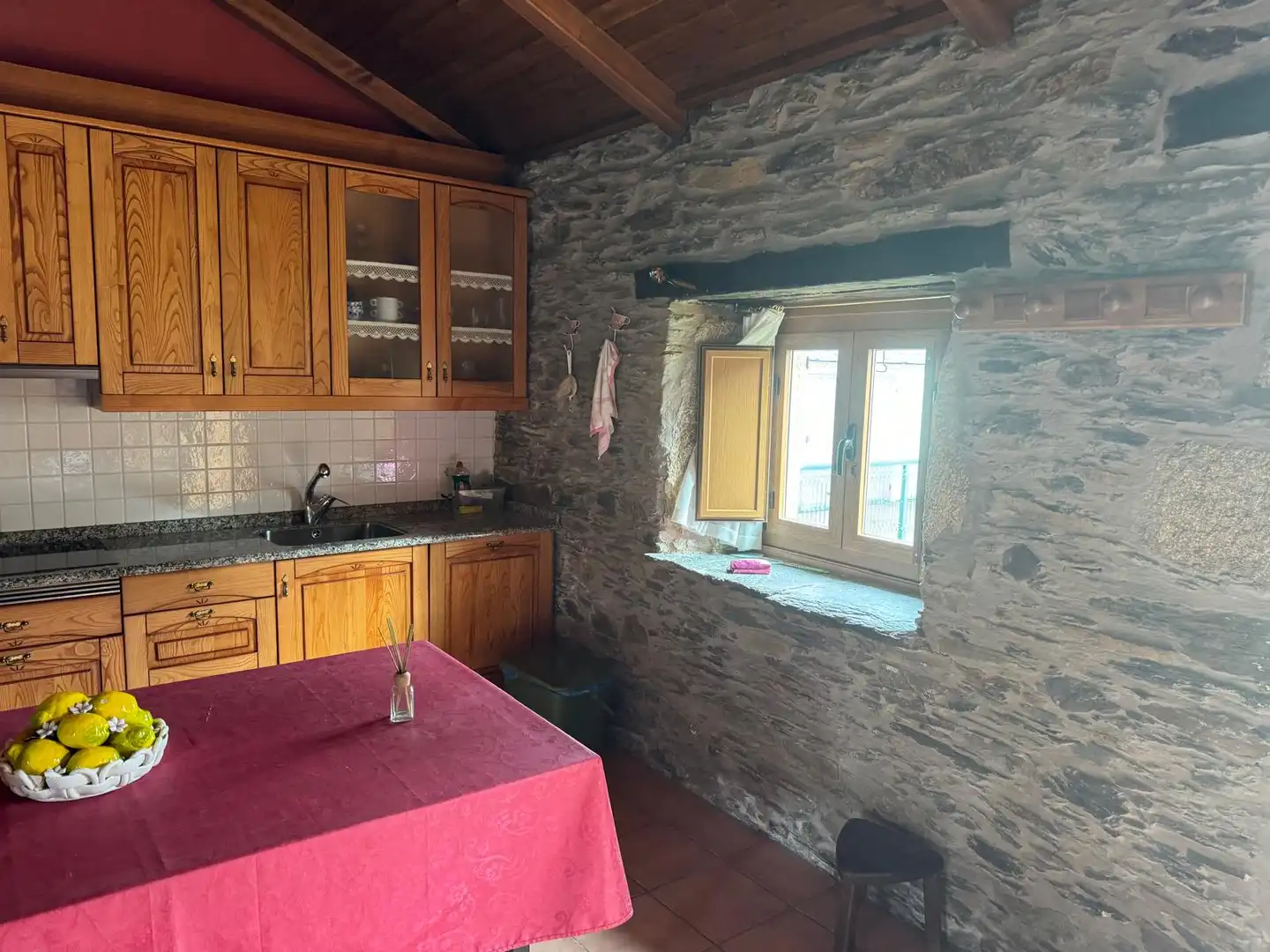 Kitchen of Houses for sale in Begonte  with Heating, Private garden and Furnished
