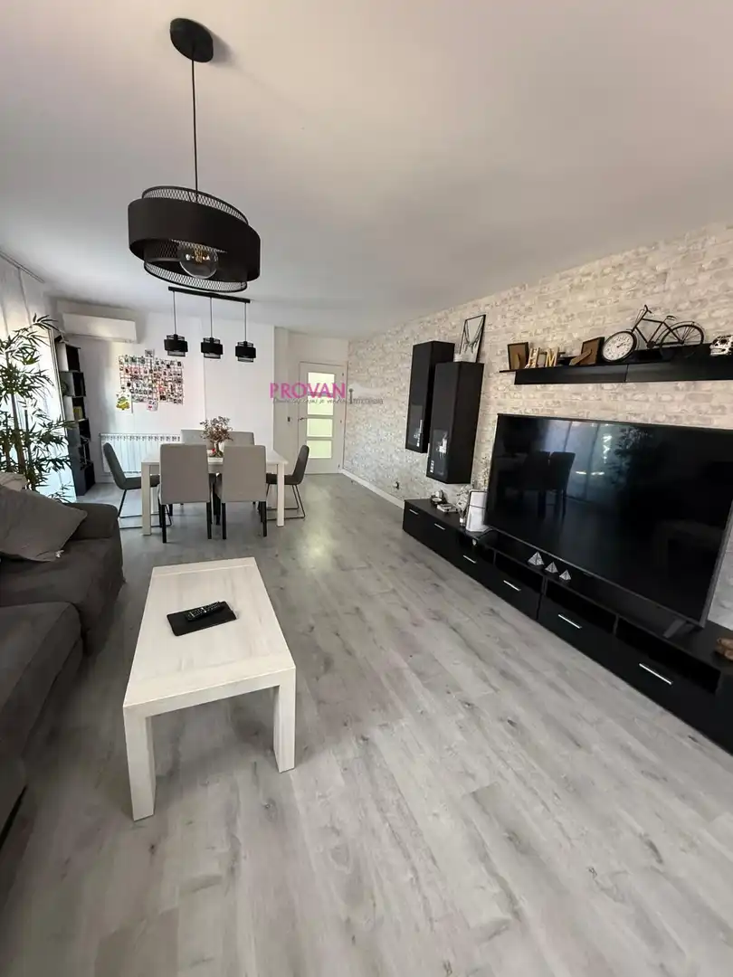 Sala d'estar de Àtic en venda en Torrejón de Ardoz amb Aire condicionat, Calefacció i Terrassa