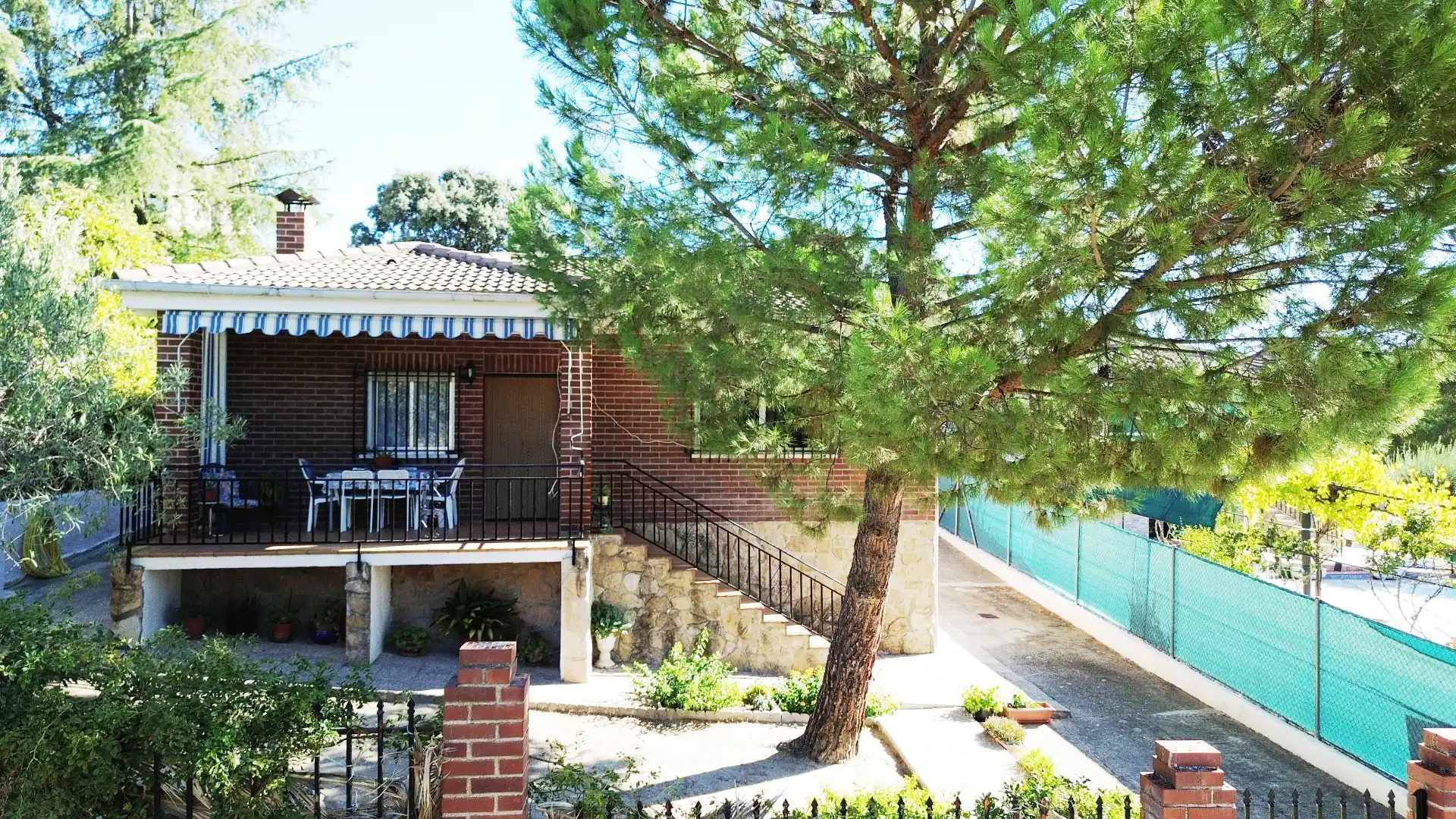 Vista exterior de Casa o chalet en venta en Santa Cruz del Retamar con Aire acondicionado, Calefacción y Jardín privado