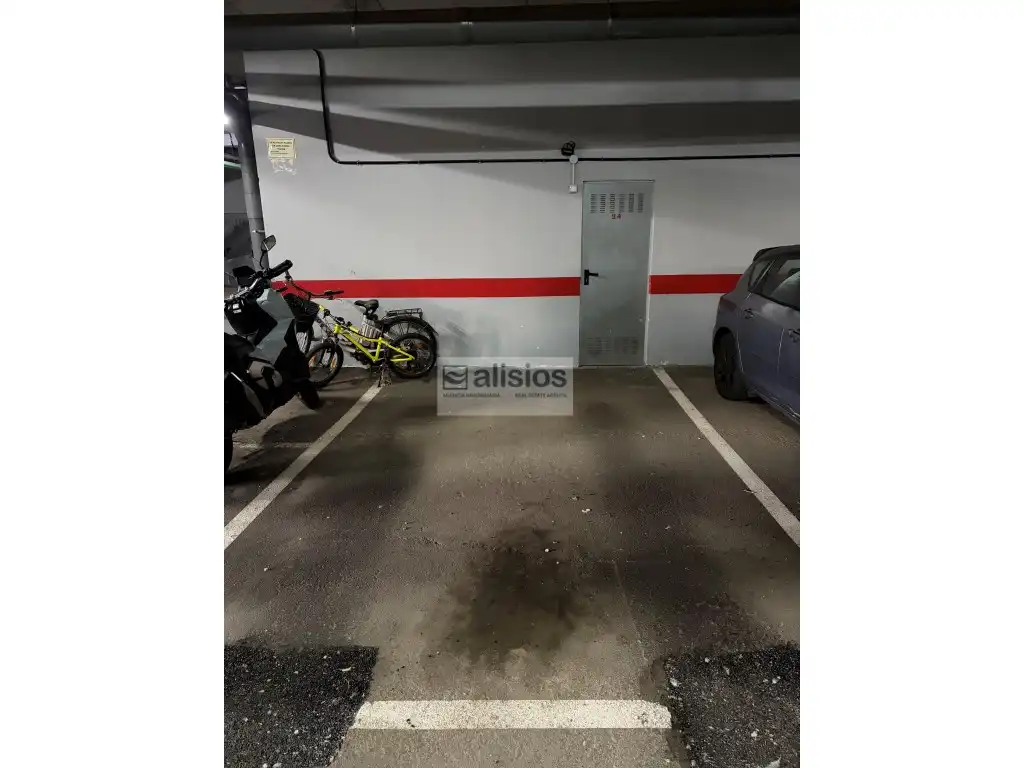 Aparcament de Apartament en venda en Llano del Camello