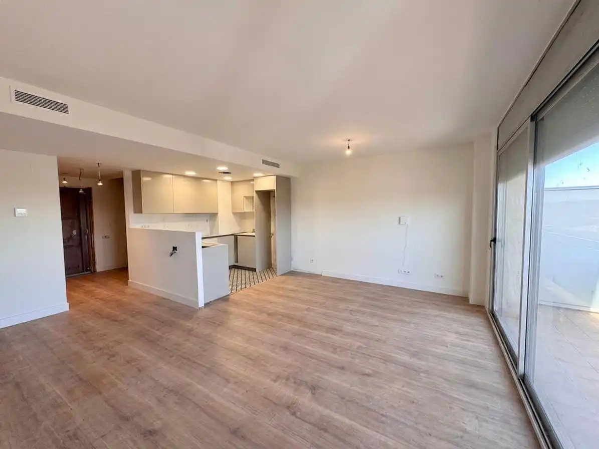 Piso con terraza en venta en Carrer de Tetuan, imagen 3