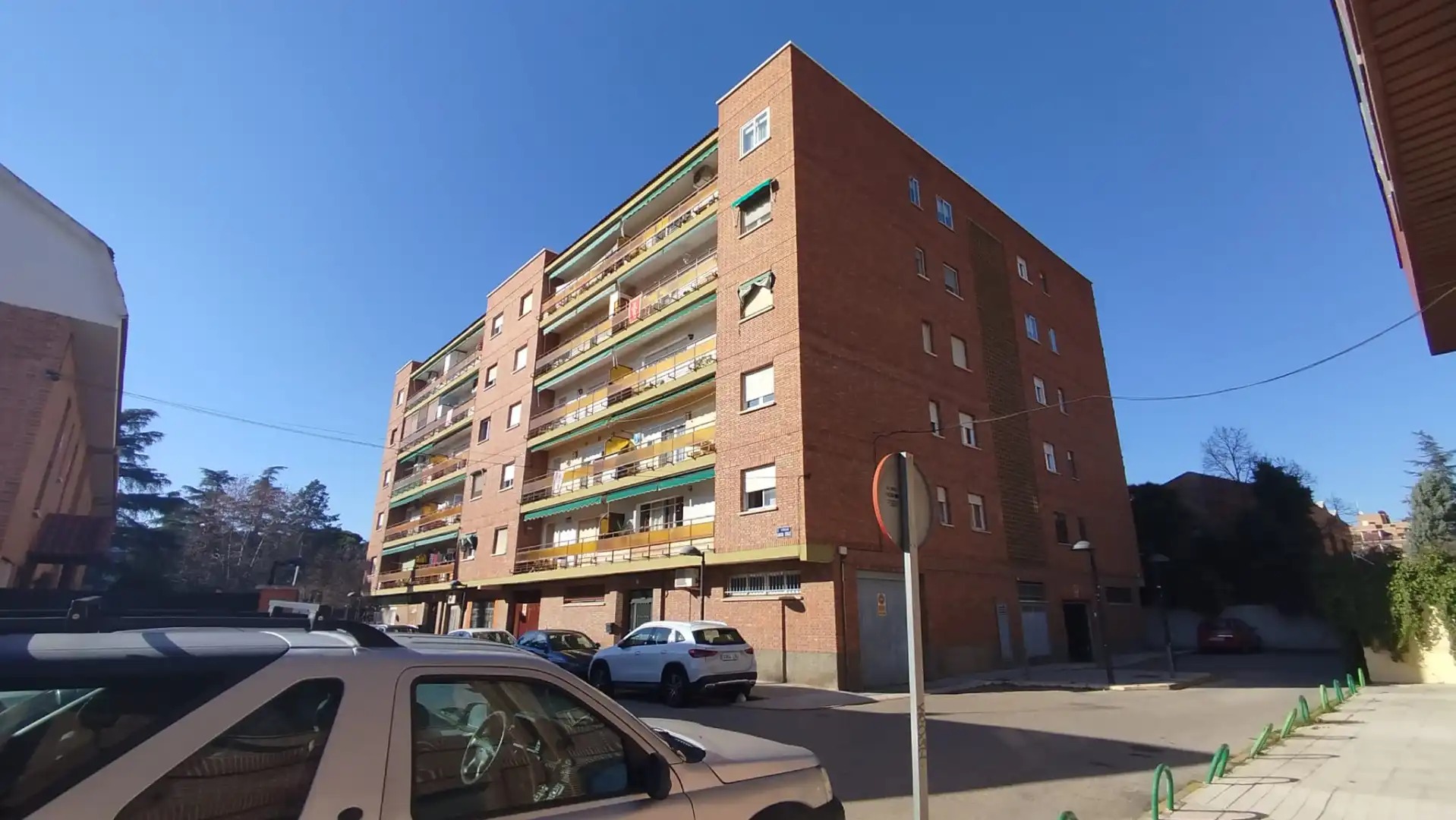 Vista exterior de Piso en venta en Azuqueca de Henares con Calefacción y Terraza