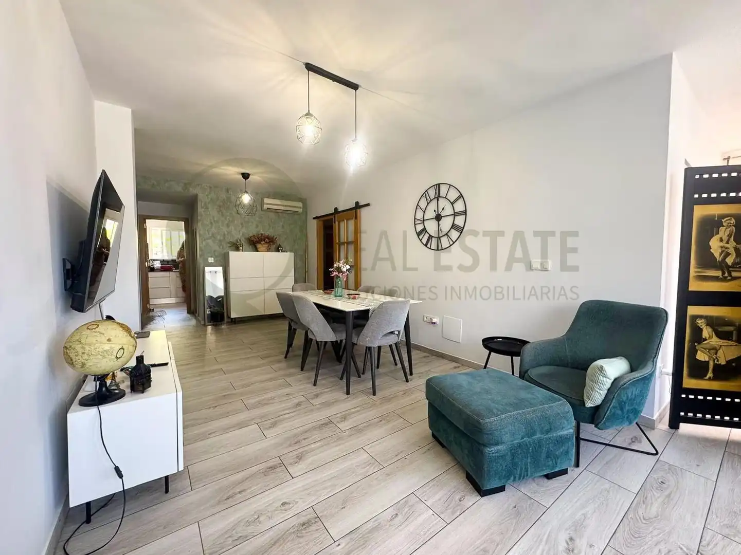 Wohnzimmer von Erdgeschoss zum Verkauf in Alicante / Alacant mit Klimaanlage, Heizung und Privatgarten