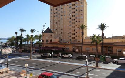 Vista exterior de Pis en venda en La Manga del Mar Menor amb Aire condicionat i Terrassa