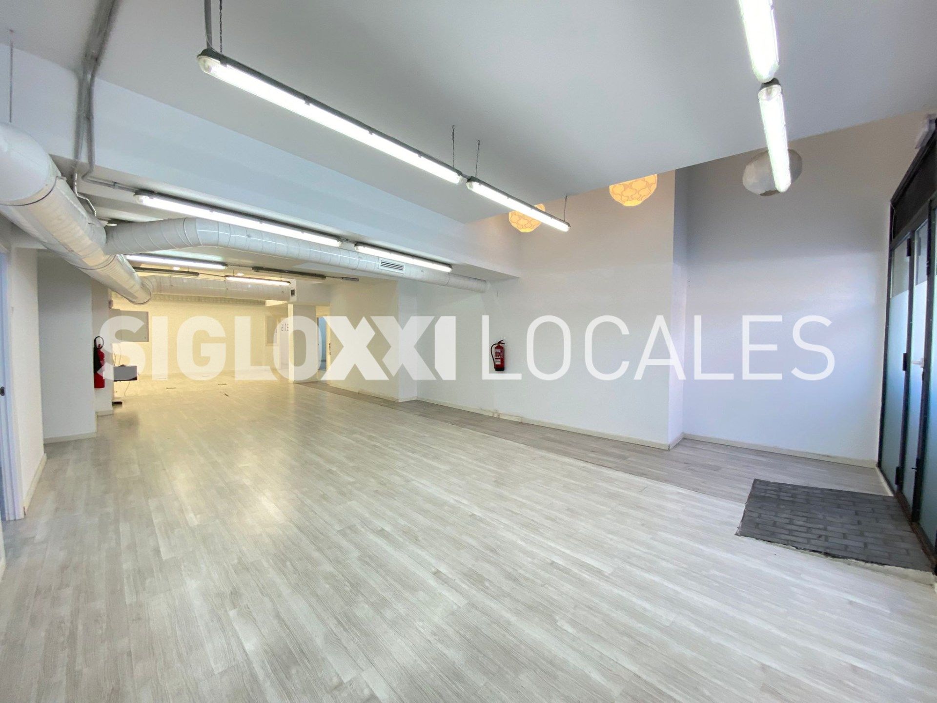 Premises to rent in Santa Coloma de Gramenet  with Air Conditioner