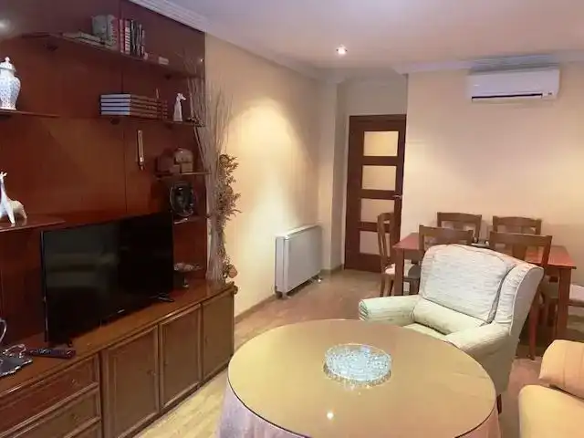 Sala d'estar de Pis en venda en Baeza amb Aire condicionat i Balcó