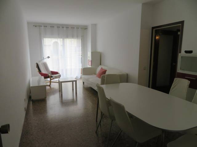 Piso en Alquiler en Avenida del Paral·lel en El Poble Sec - Parc de Montjuïc