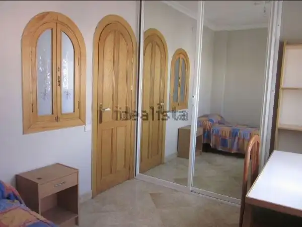 Schlafzimmer von Dachboden zur Miete in Granada mit Klimaanlage, Heizung und Terrasse