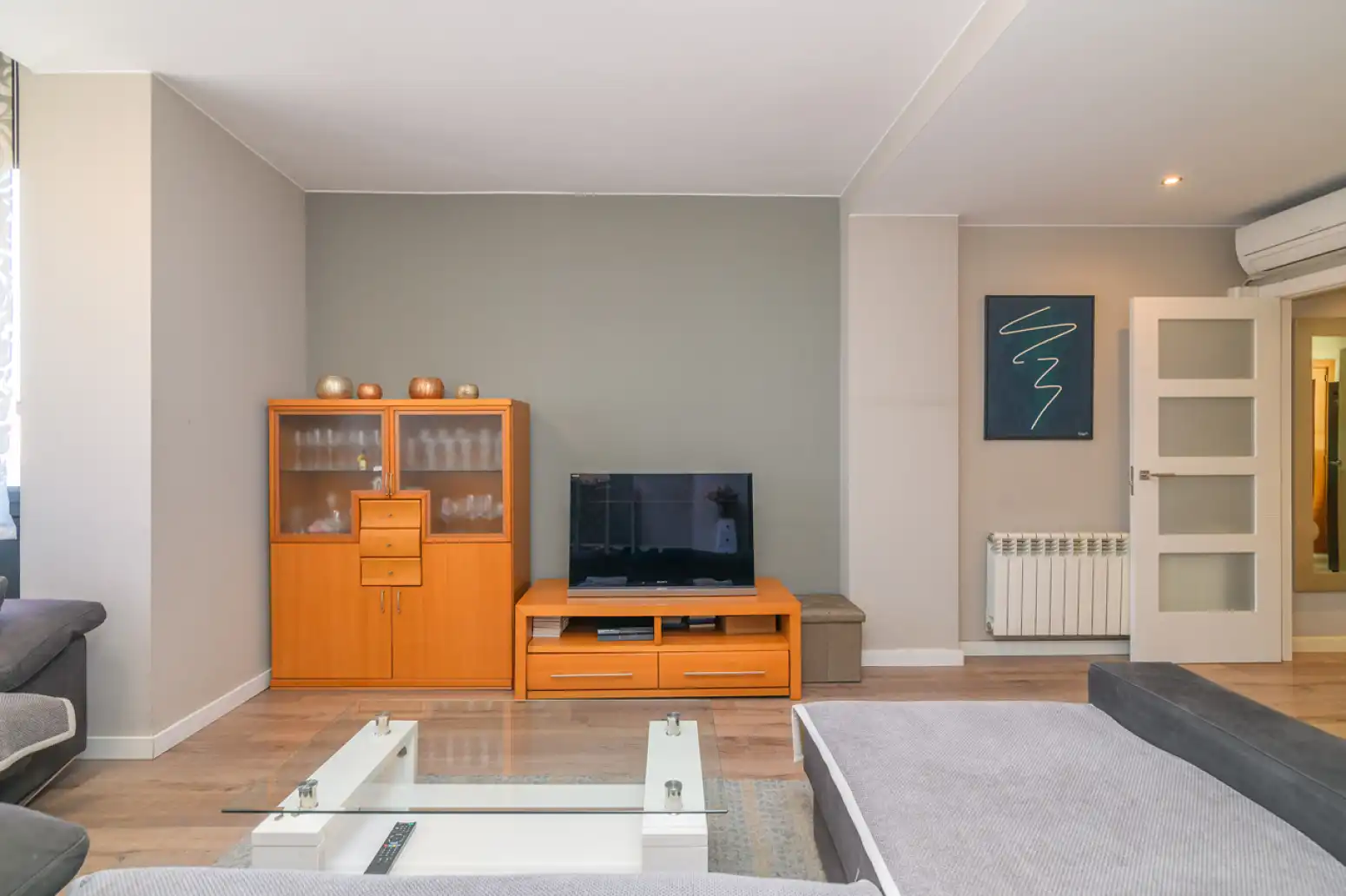 Sala de estar de Ático en venta en Sant Boi de Llobregat con Aire acondicionado, Calefacción y Parquet