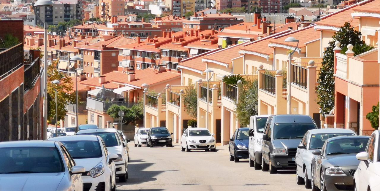 Vista exterior de Casa adosada en venda en Mataró amb Aire condicionat, Calefacció i Jardí privat