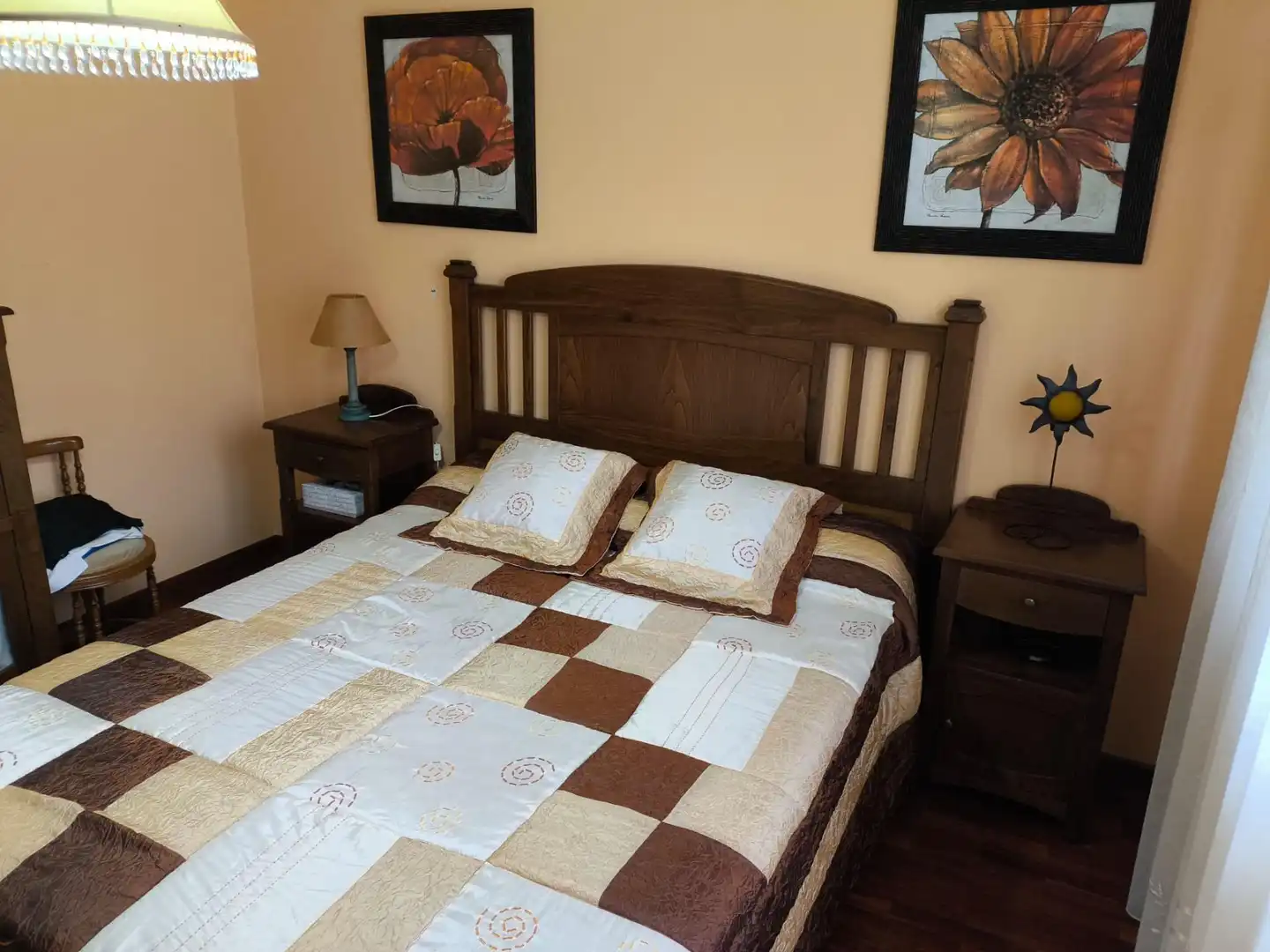 Dormitori de Casa o xalet en venda en Carballo amb Calefacció, Jardí privat i Terrassa