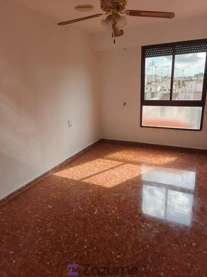Schlafzimmer von Wohnung zur Miete in Mislata mit Terrasse, Ofen und Waschmaschine