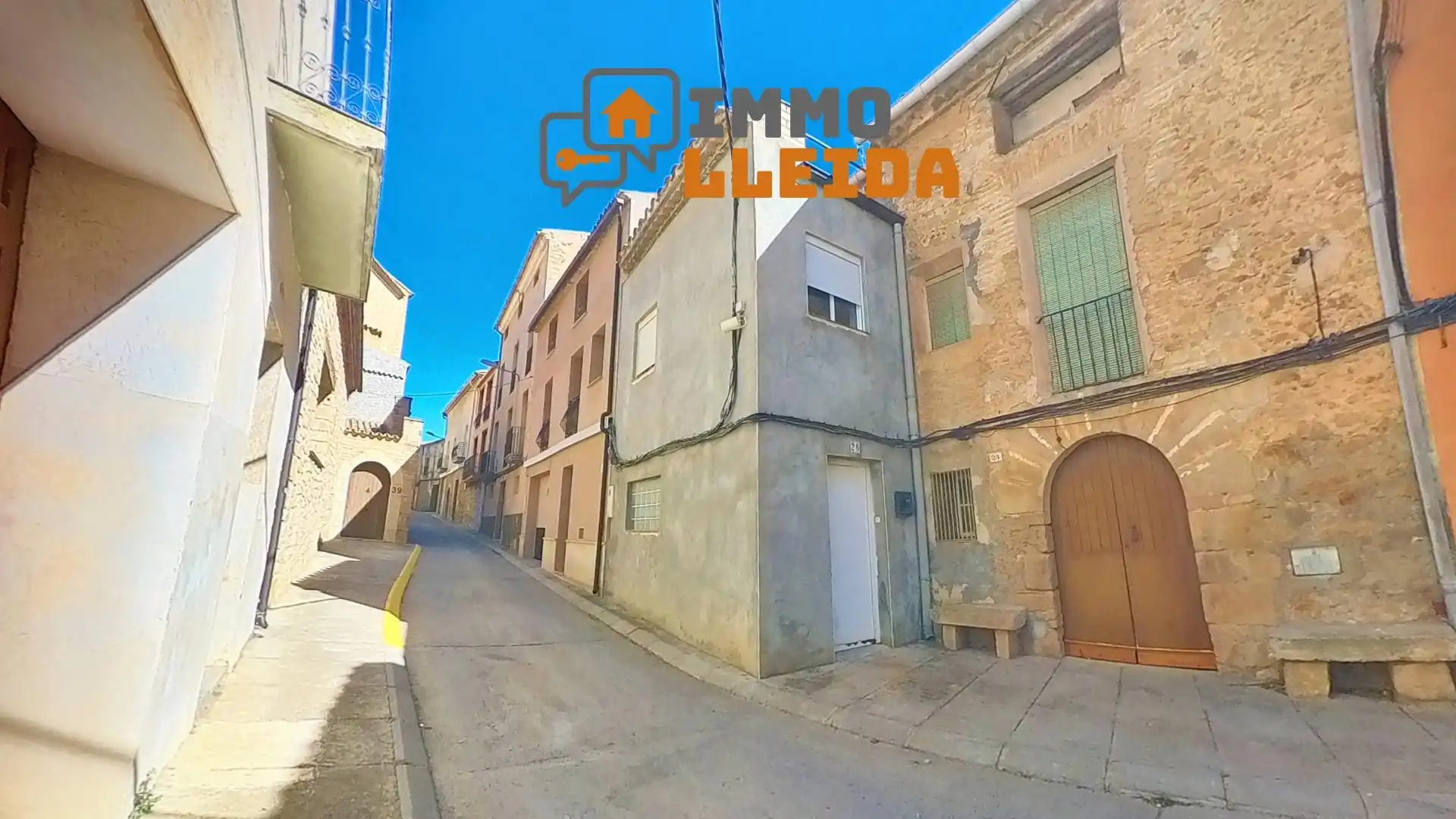 Vista exterior de Casa adosada en venda en La Granadella amb Terrassa, Traster i Moblat