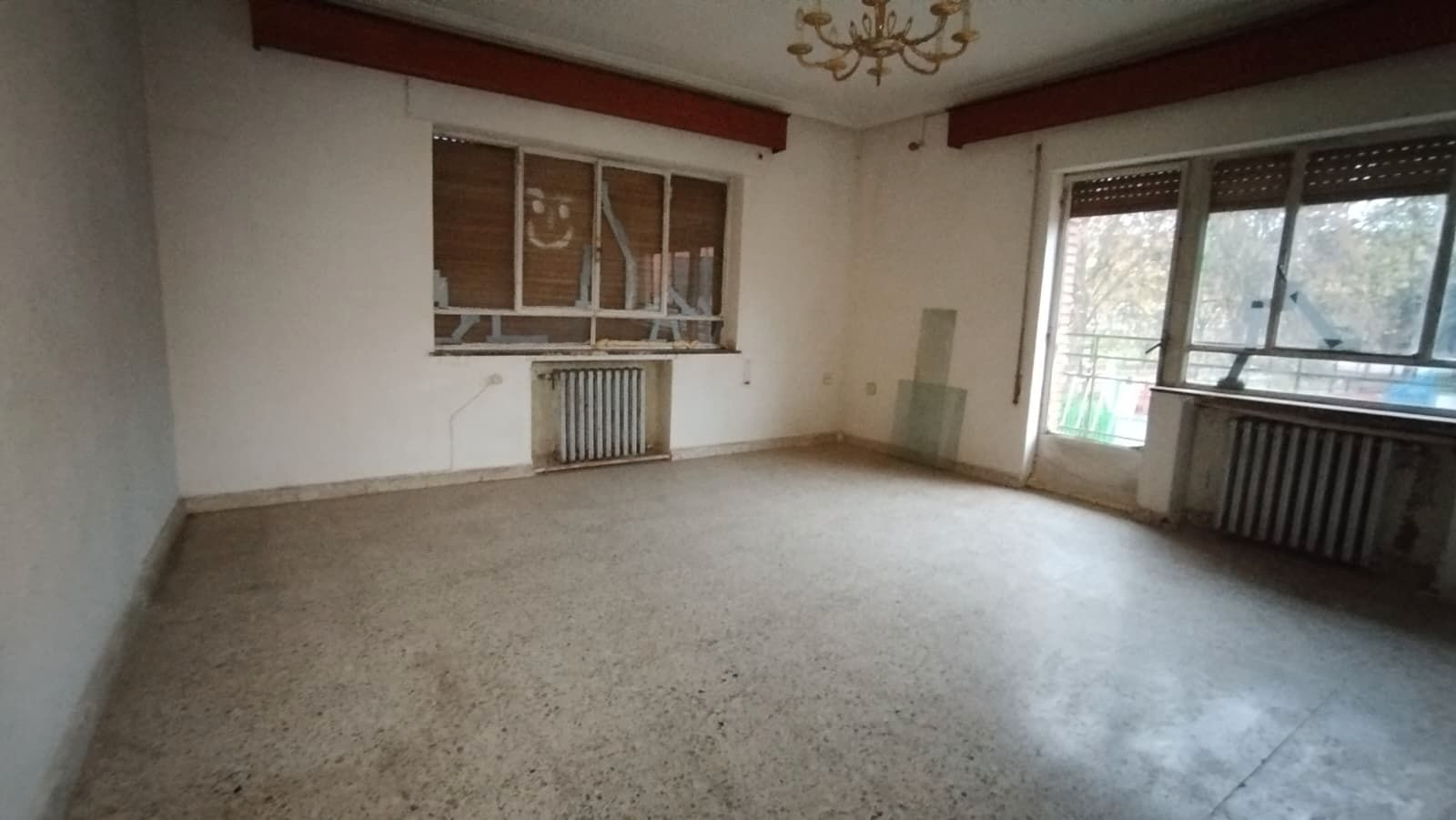 Living room of Flat for sale in Salamanca Capital  with Furnished and Balcony