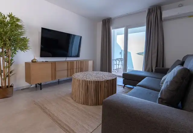 Sala d'estar de Casa o xalet en venda en Zahara de los Atunes amb Aire condicionat, Jardí privat i Terrassa
