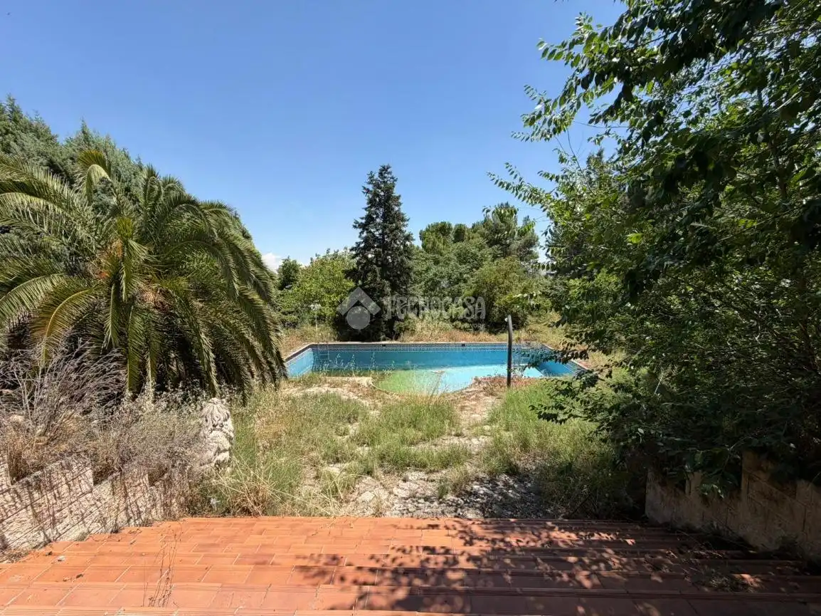 Houses for sale in Paracuellos de Jarama  with Heating
