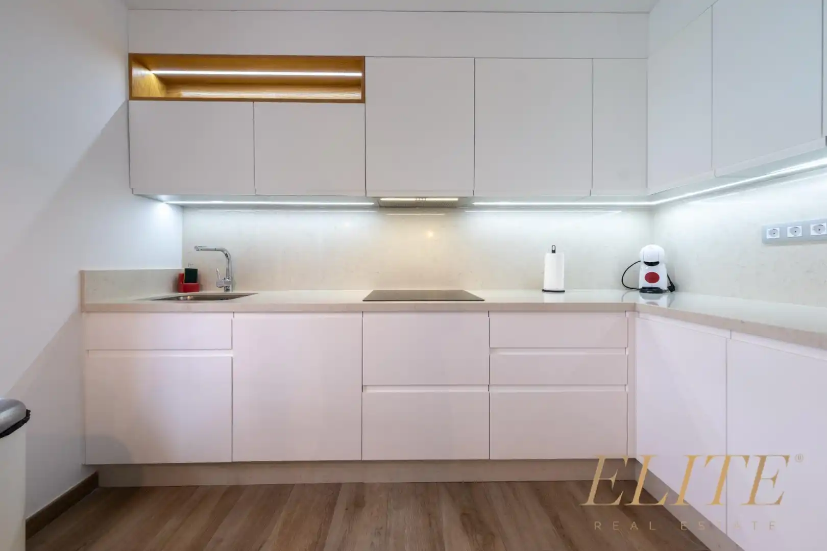 Kitchen of Detached homes for sale in San Bartolomé de Tirajana  with Air Conditioner, Private garden and Parquet flooring