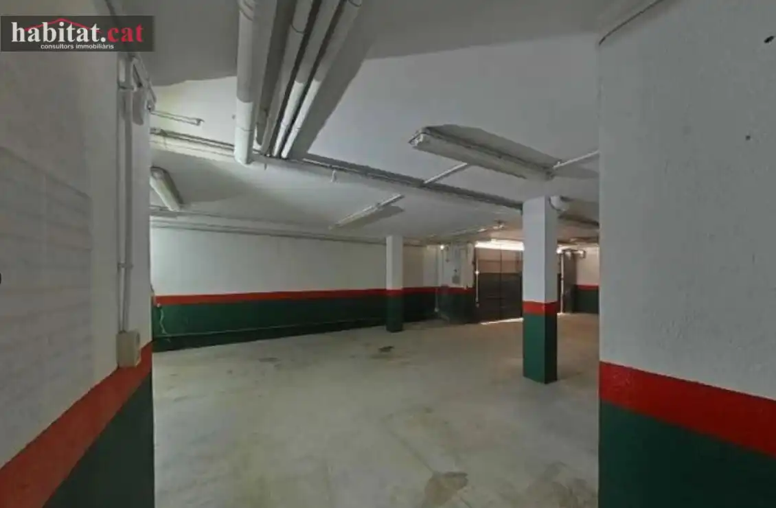 Parking de Casa o chalet en venta en Vilanova i la Geltrú con Piscina y Balcón