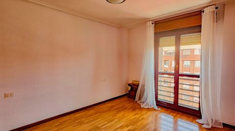 Photo 3 of Flat for sale in Pedregales, 24, Cascajos - Piqueras, Logroño