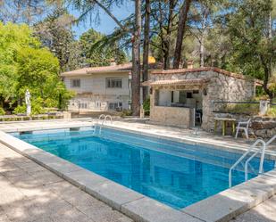 Jardí de Casa o xalet en venda en Torrelodones amb Aire condicionat, Terrassa i Piscina