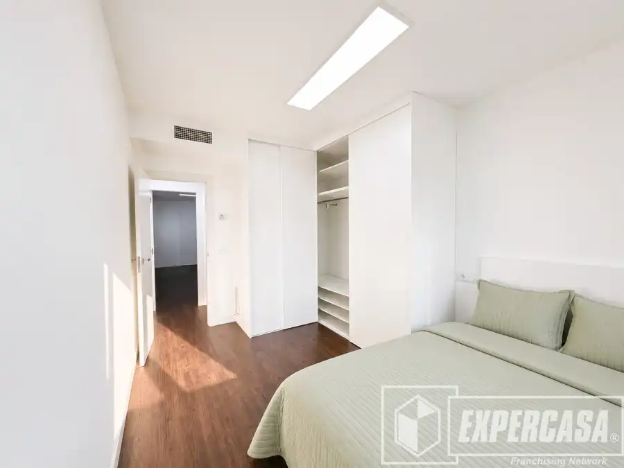 Dormitori de Casa o xalet en venda en Domeño amb Aire condicionat i Terrassa
