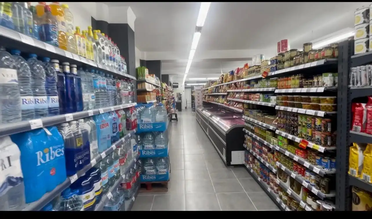 Local en traspaso en Girona con Aire acondicionado, Calefacción y Amueblado