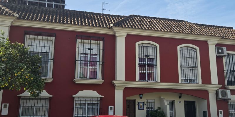 Exterior view of Single-family semi-detached for sale in Dos Hermanas  with Terrace