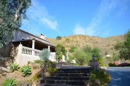 Casa rústica con piscina en venta en Pizarra, imagen 3