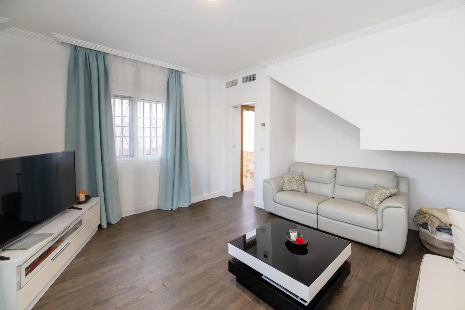 Detached house with pool for sale in Calle Lorenzo Valla, imagen 13