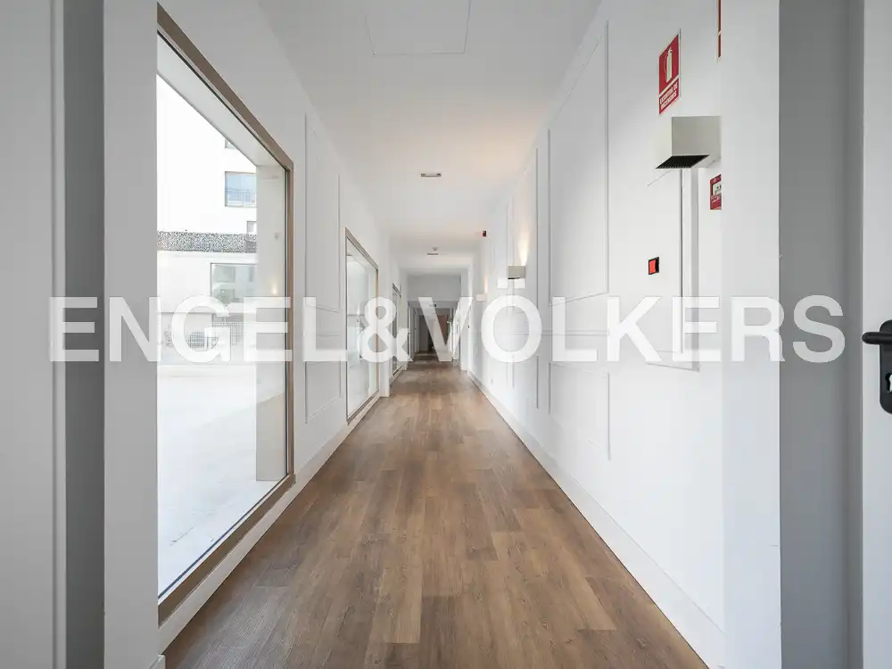 Flat for sale in Valencia  with Air Conditioner, Heating and Storage room