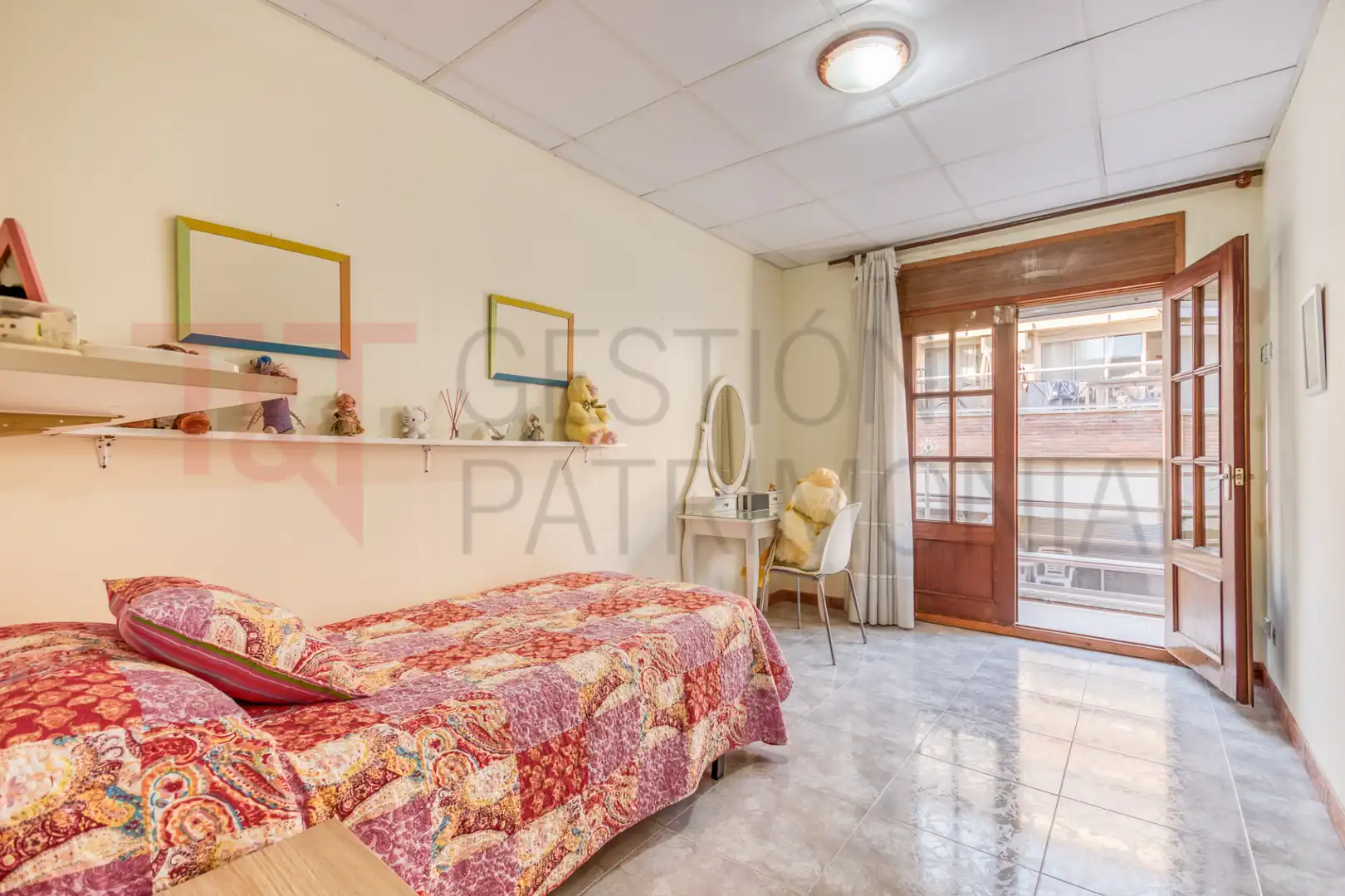 Habitación de Edificio en venta en Calella, Barcelona