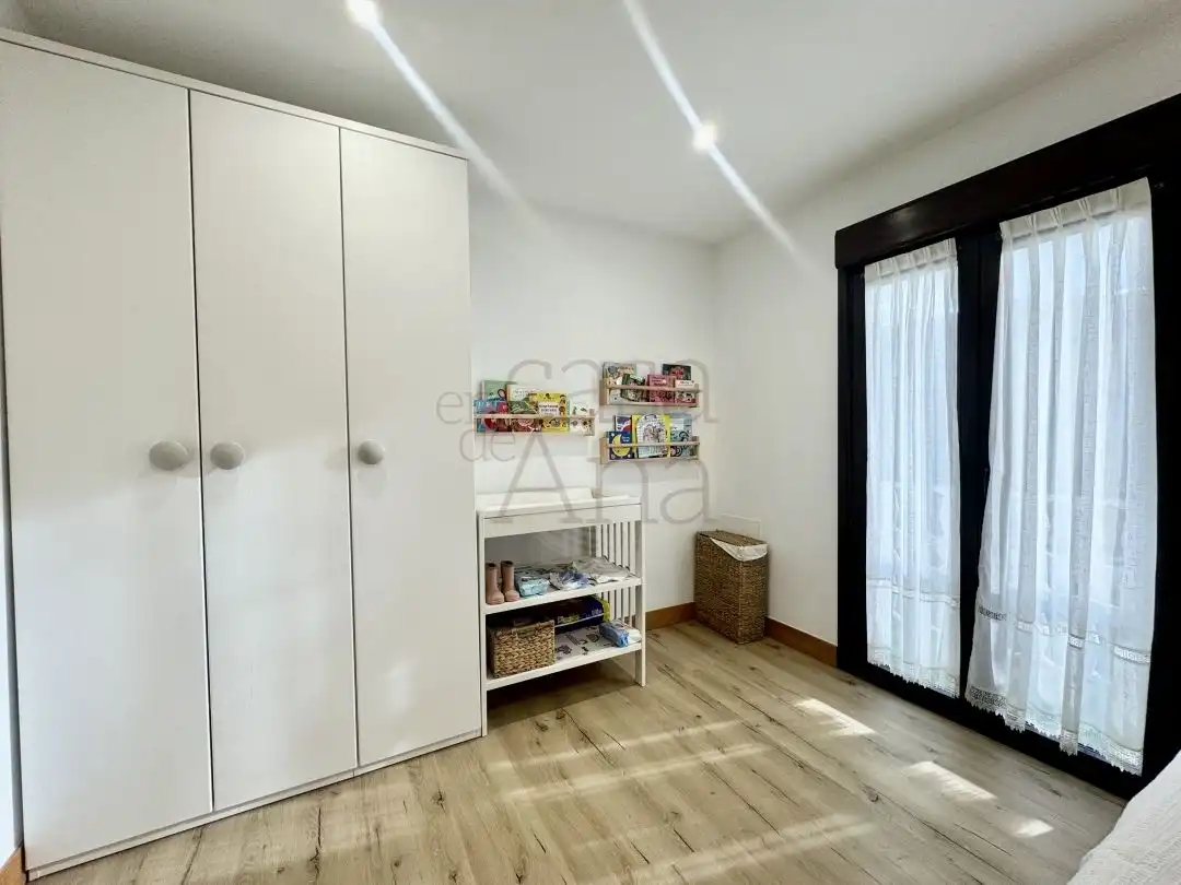 Dormitori de Casa o xalet en venda en Lemoa amb Calefacció, Jardí privat i Moblat