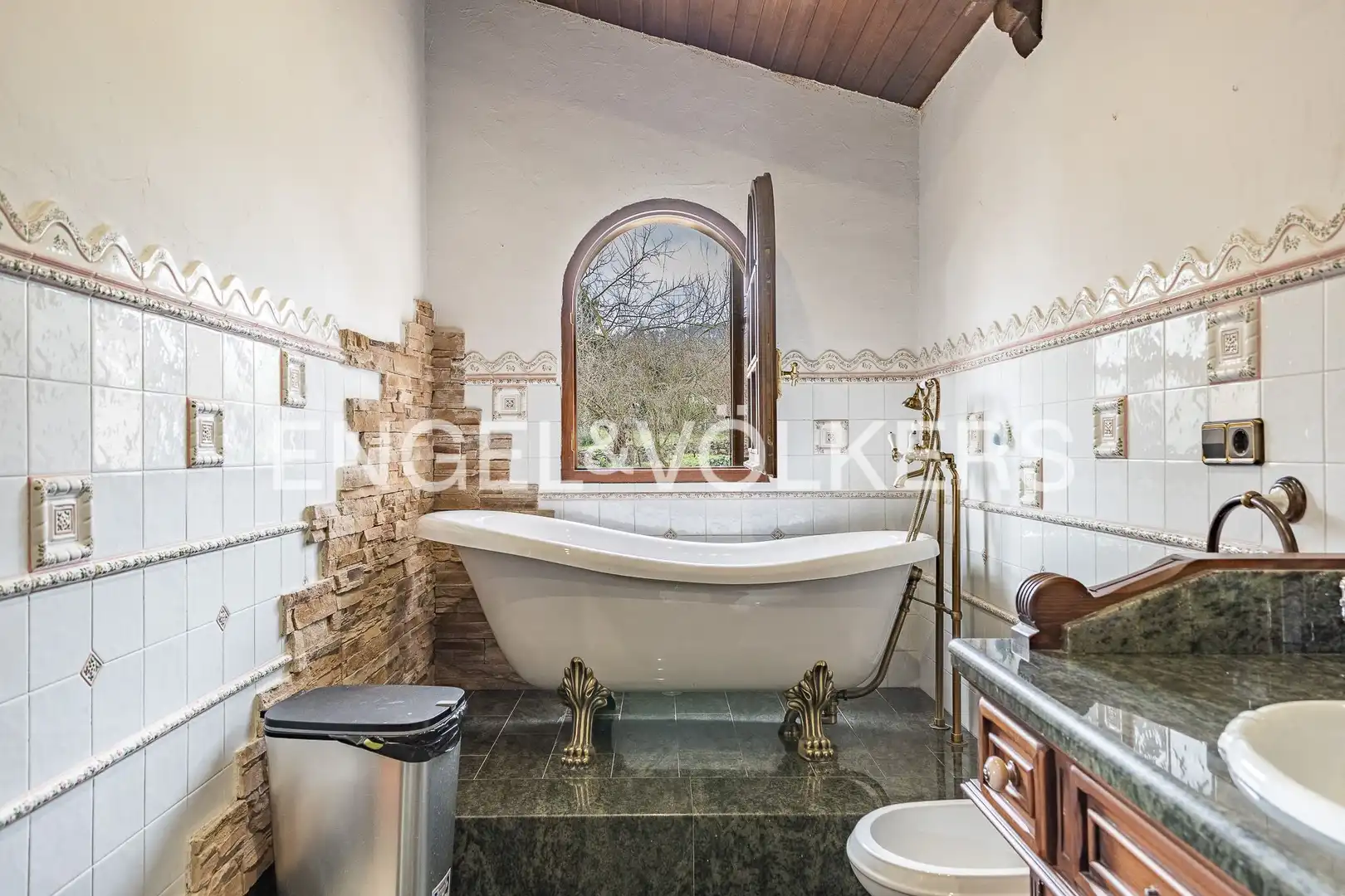 Bathroom of Houses for sale in Sant Salvador de Guardiola  with Air Conditioner, Heating and Private garden