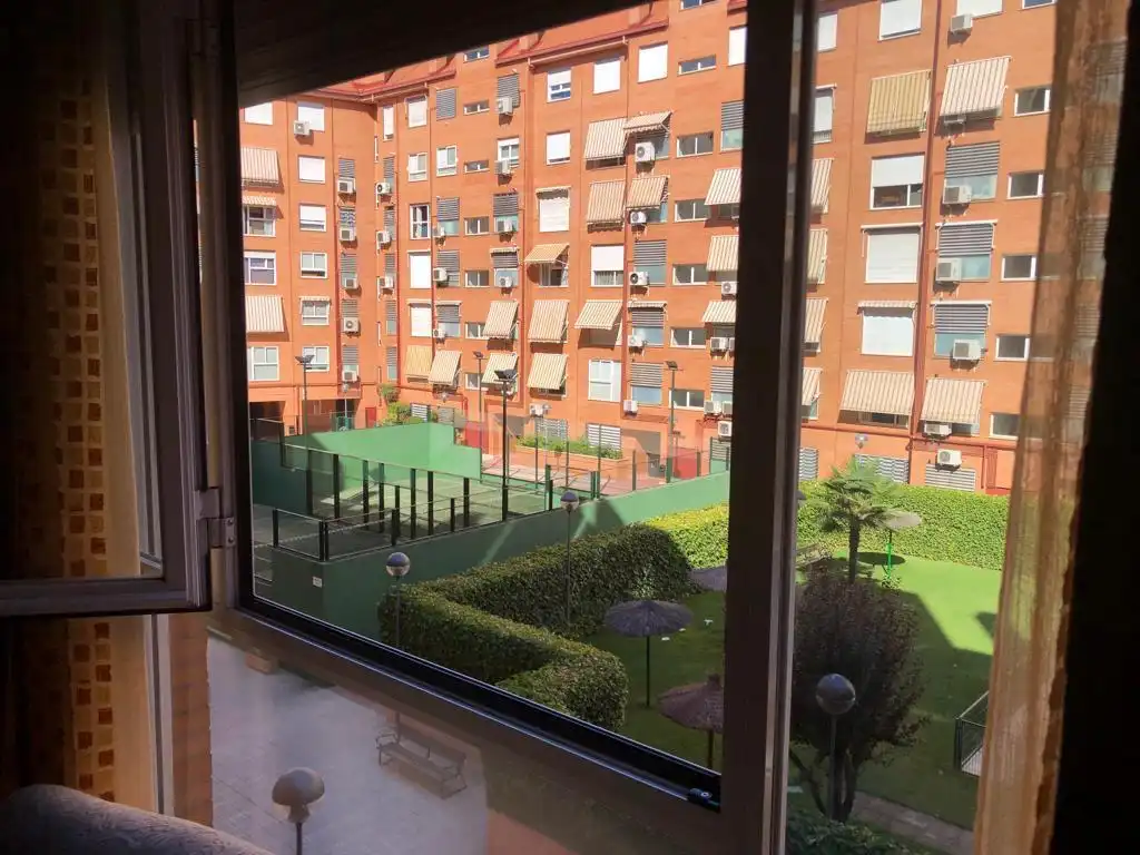 Vista exterior de Piso en venta en Madrid con Aire acondicionado, Calefacción y Parquet