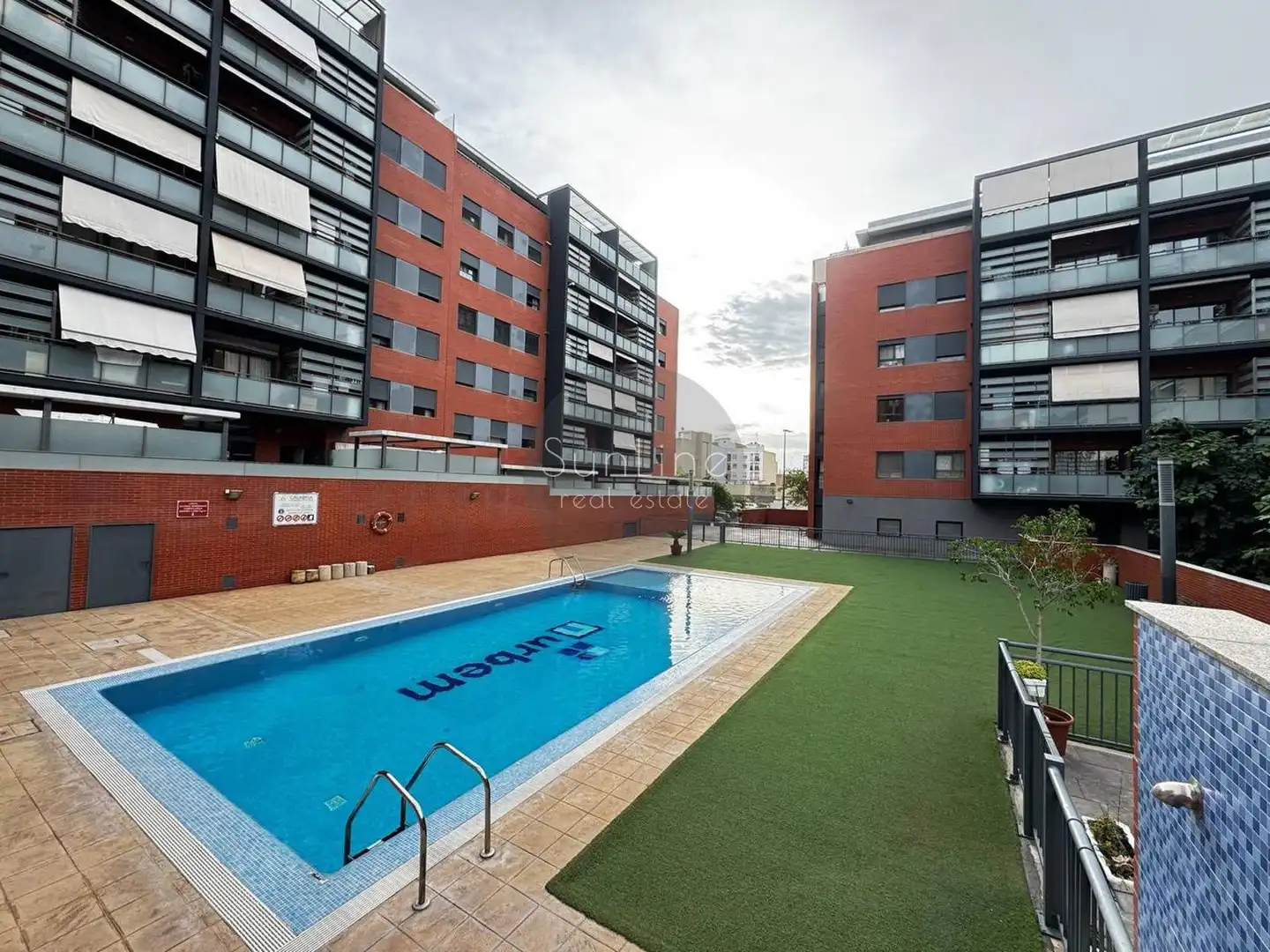 Appartement avec piscine à vendre à Calle Poeta José Agustín Goytisolo, imagen 5