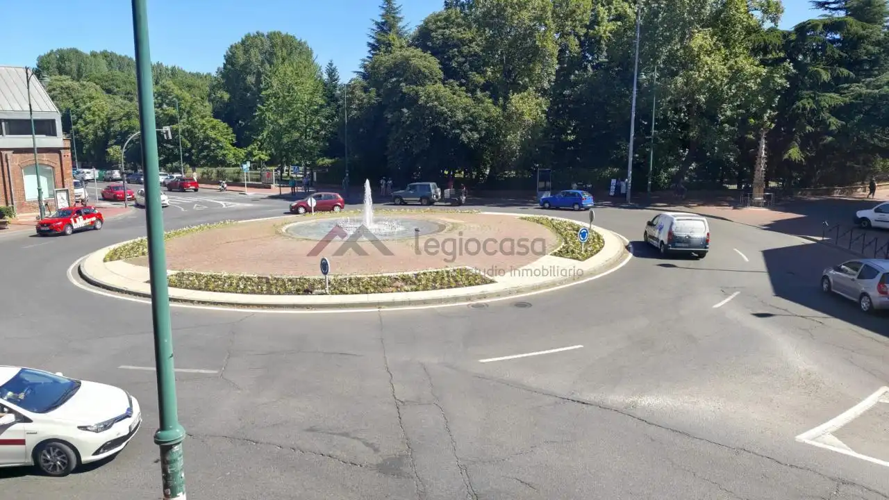 Aparcament de Pis en venda en León Capital  amb Calefacció