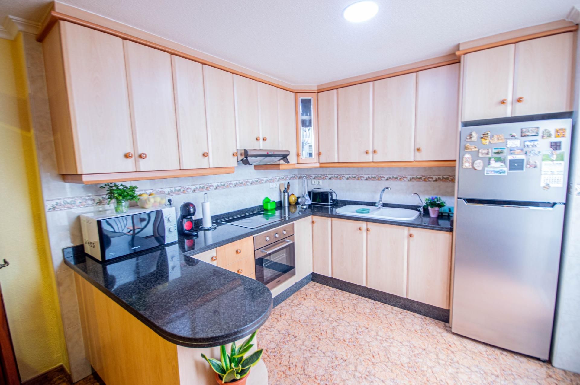 Cocina de Casa o chalet en venta en Elda con Aire acondicionado y Terraza