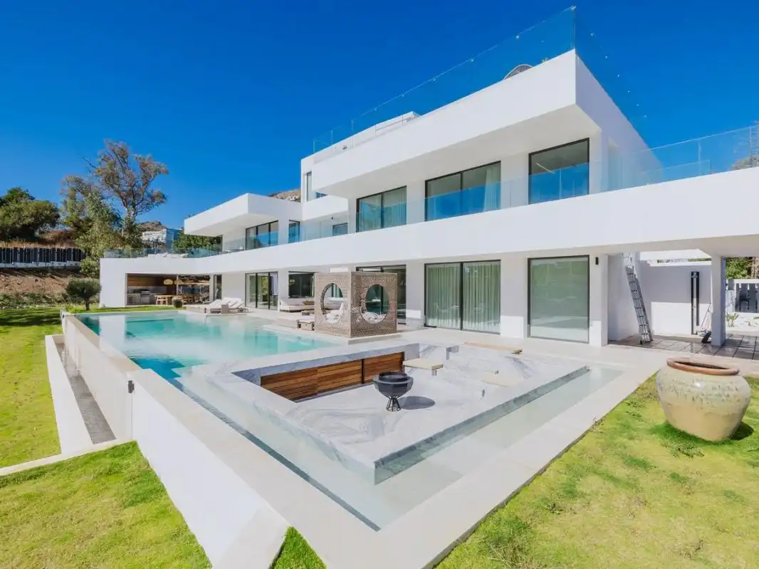Swimming pool of Houses for sale in Benalmádena  with Air Conditioner, Heating and Private garden