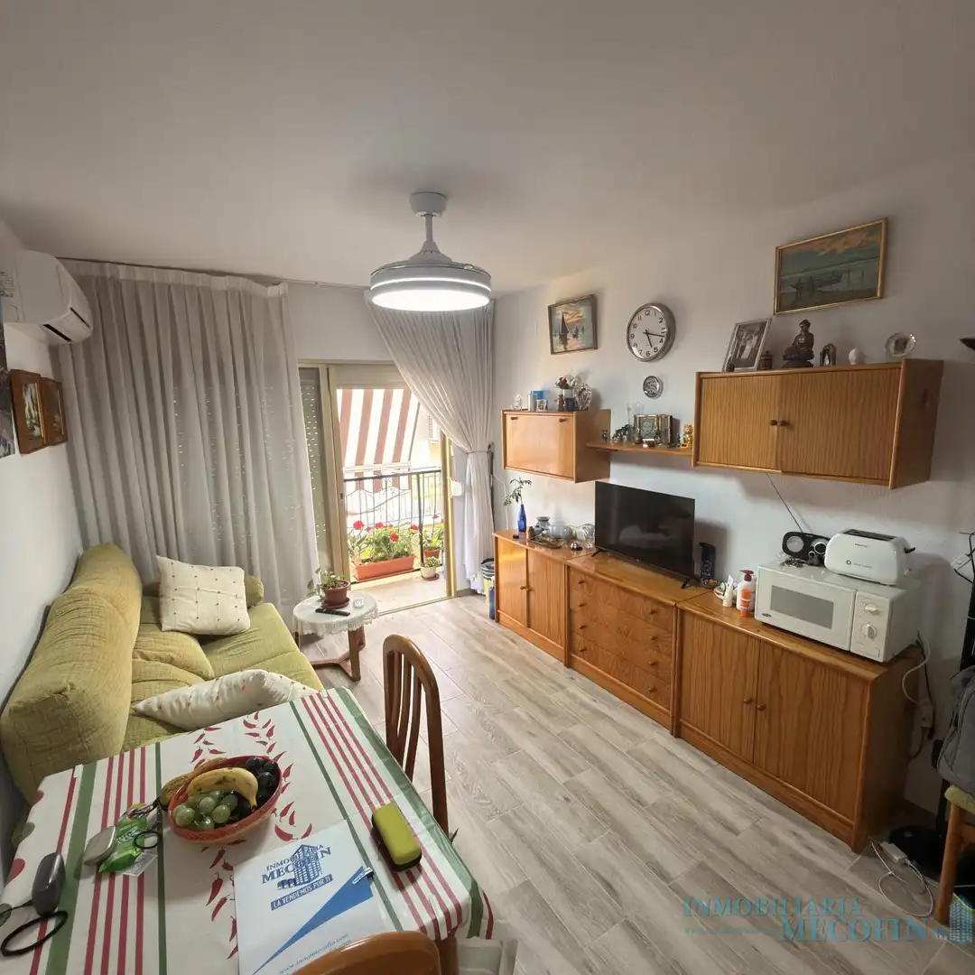 Wohnzimmer von Wohnung zum Verkauf in Benidorm mit Klimaanlage und Balkon