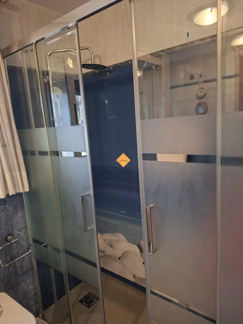 Bany de Casa o xalet en venda en Paterna amb Aire condicionat, Calefacció i Jardí privat