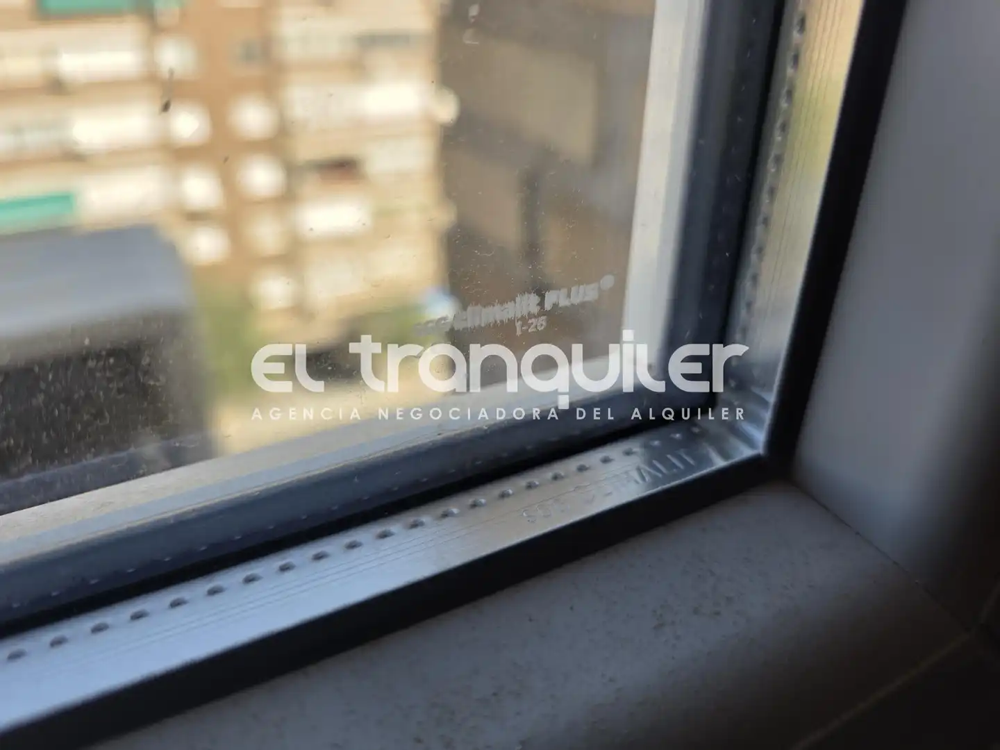 Außenansicht von Wohnung zur Miete in Madrid mit Klimaanlage und Waschmaschine