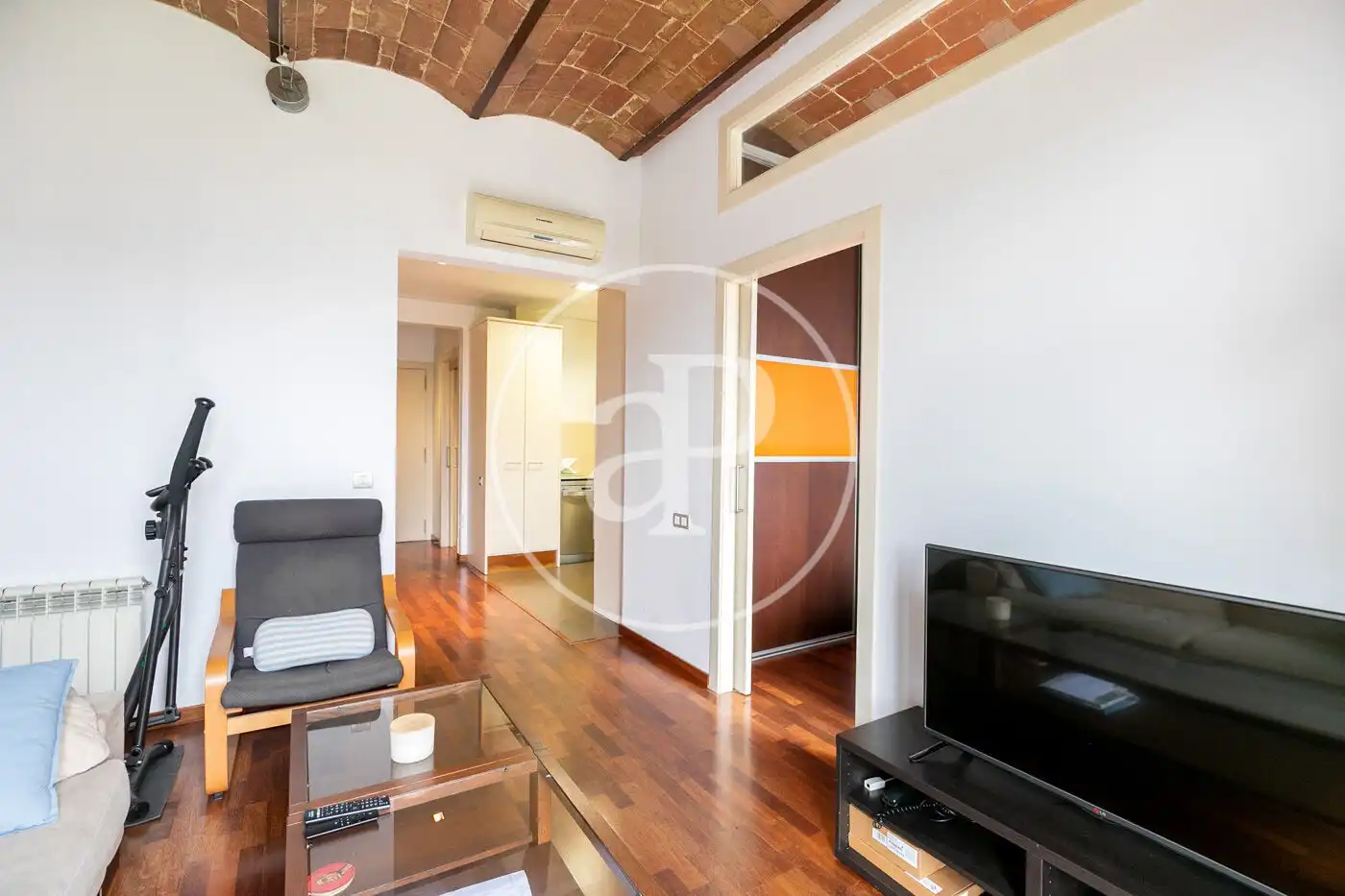 Sala d'estar de Pis en venda en Barcelona amb Aire condicionat, Calefacció i Moblat