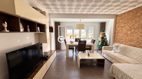 Piso reformado de 4 habitaciones con terraza en Gandia