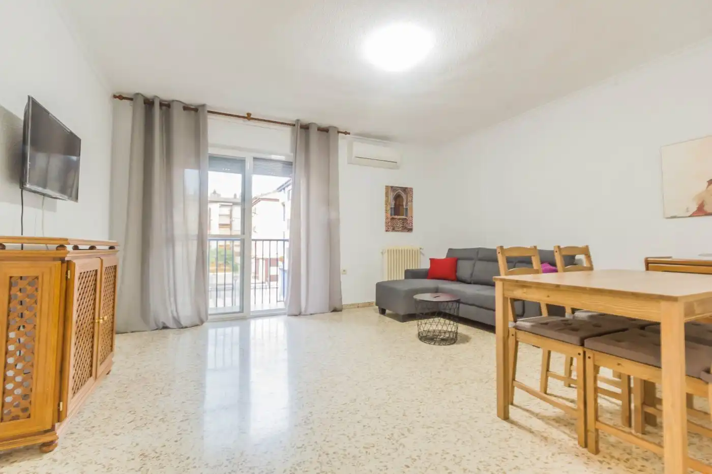 Vista exterior de Piso de alquiler en Granada con Aire acondicionado, Calefacción y Terraza