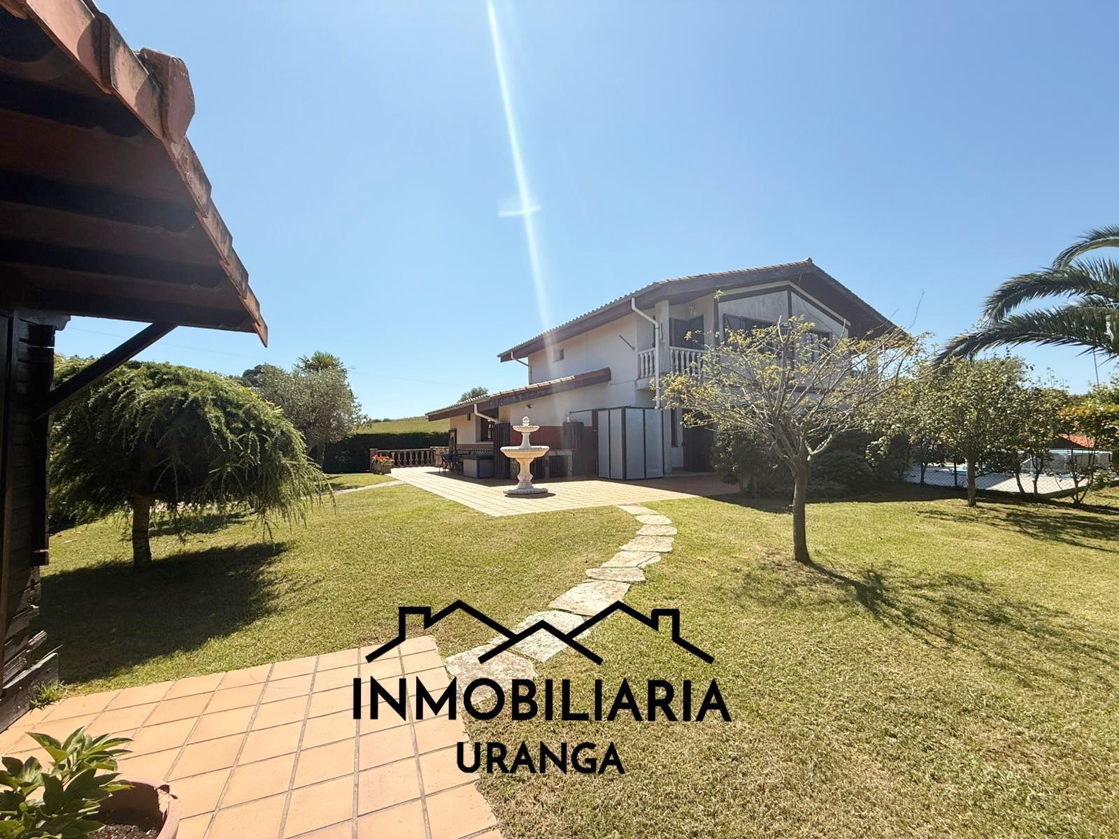 Vista exterior de Casa o xalet en venda en Limpias amb Calefacció, Jardí privat i Terrassa