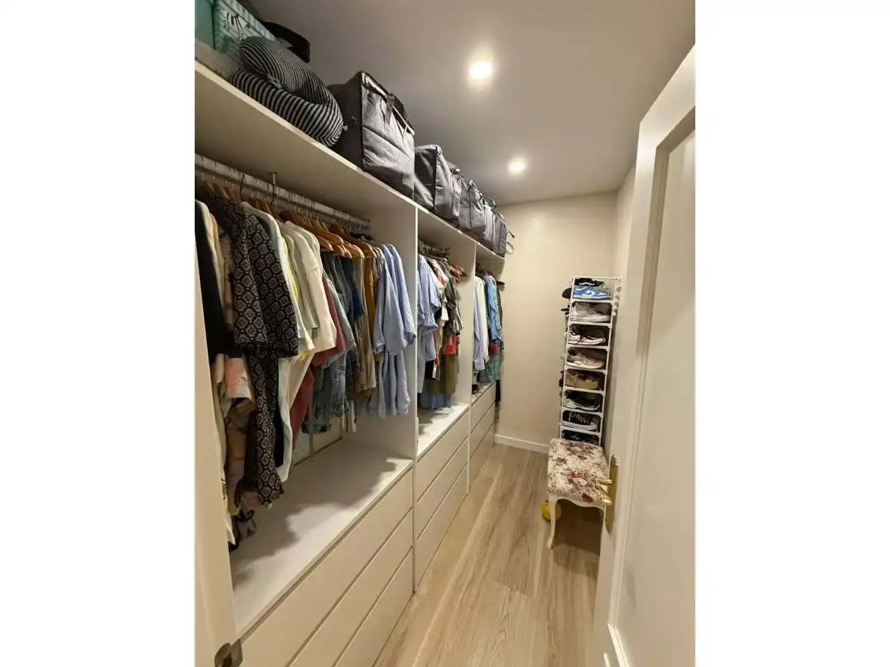 Flat for sale in Camas  with Air Conditioner, Heating and Parquet flooring